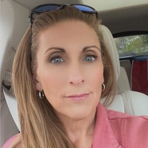 Meet your Posher, Caroline